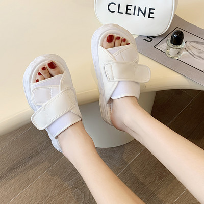 Γυναικείες casual παντόφλες με λουράκια velcro