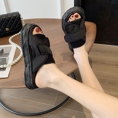 Γυναικείες casual παντόφλες με λουράκια velcro