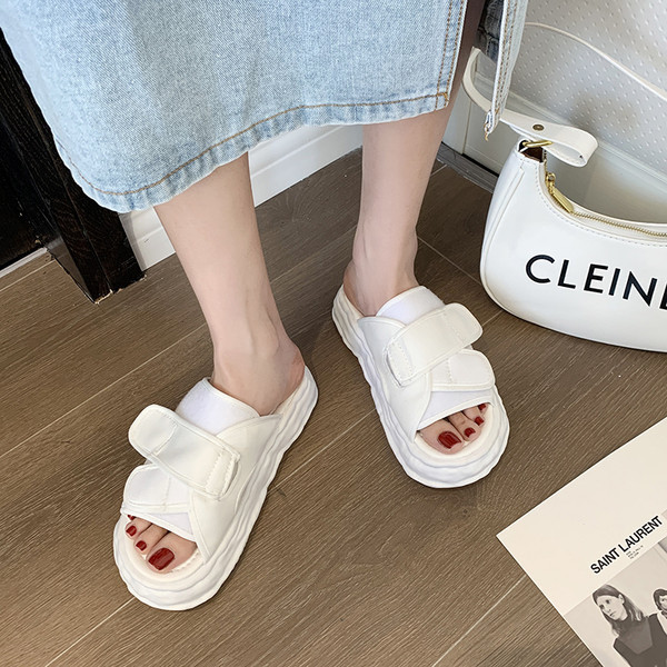 Γυναικείες casual παντόφλες με λουράκια velcro