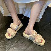 Νέο μοντέλο παντόφλες τετράγωνης επίπεδης σόλας