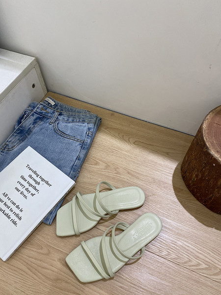 Ženske papuče sa tankim remenčićima od eko kože