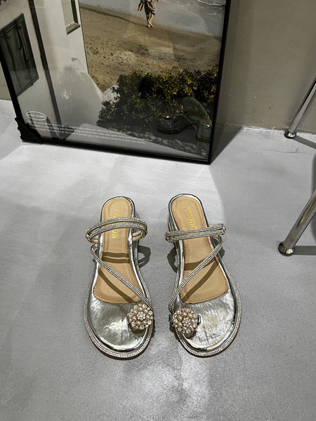 Moderne ženske papuče s kamenčićima