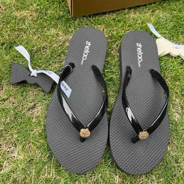 Ženske japanke između prstiju s ravnim potplatom