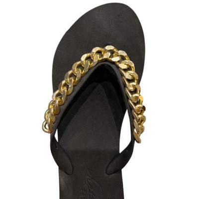 Γυναικείες σαγιονάρες με μεταλλική διακόσμηση - διάφορα μοντέλα