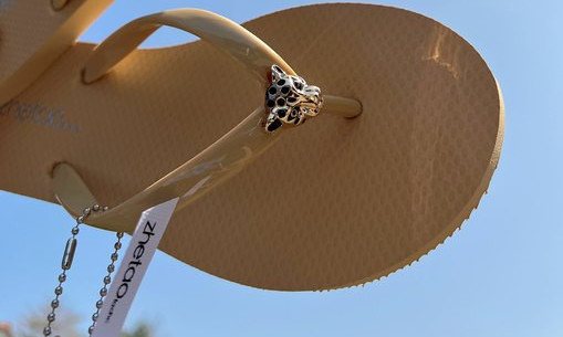 Ženske ležerne papuče s ravnim potplatom s metalnim ukrasima