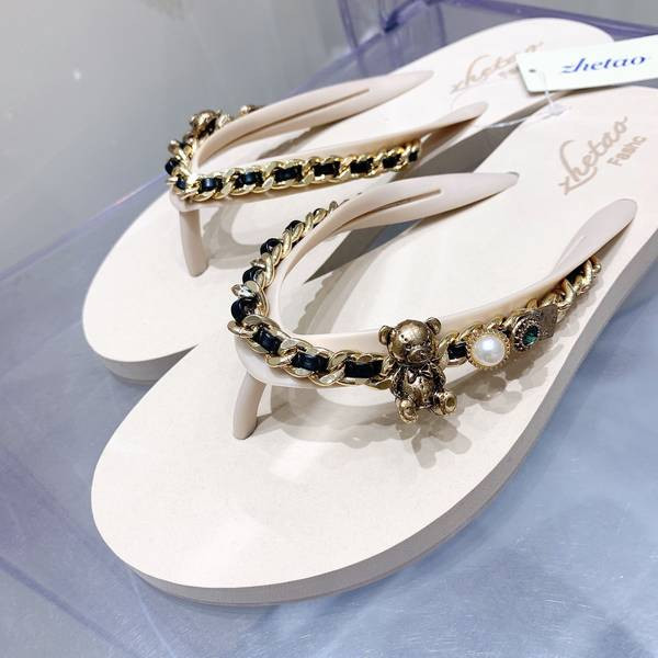 Σαγιονάρες παραλίας με μεταλλική διακόσμηση