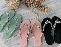 Νέο μοντέλο casual παντόφλες με διακοσμητικές πέτρες