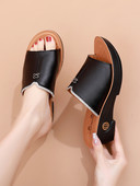 Γυναικείες παντόφλες από οικολογικό δέρμα με διακοσμητικές πέτρες