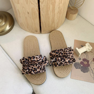 Γυναικείες casual παντόφλες με υφασμάτινες μαζεμένα λουράκια