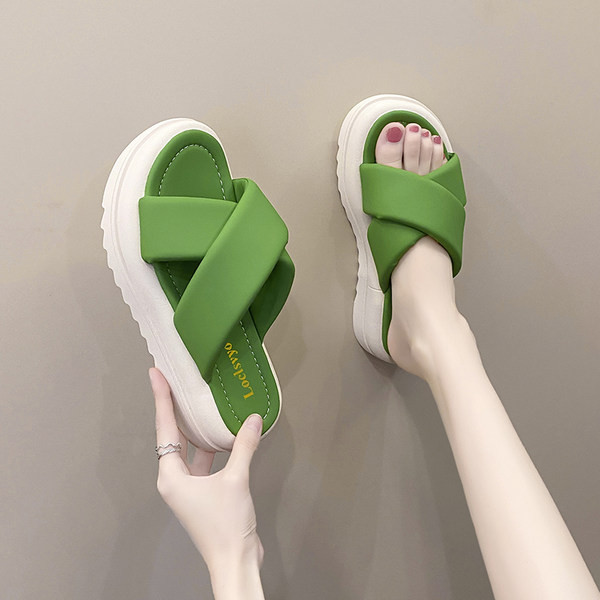 Γυναικείες casual παντόφλες με χιαστί τιράντες σε τρία χρώματα