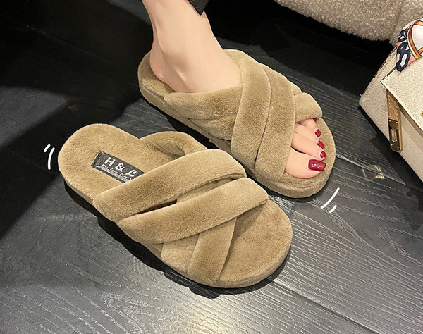 Ženske lepršave papuče s križnim naramenicama