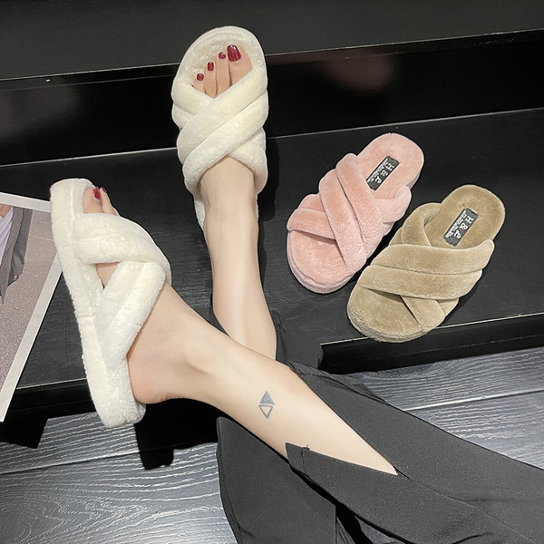 Ženske lepršave papuče s križnim naramenicama