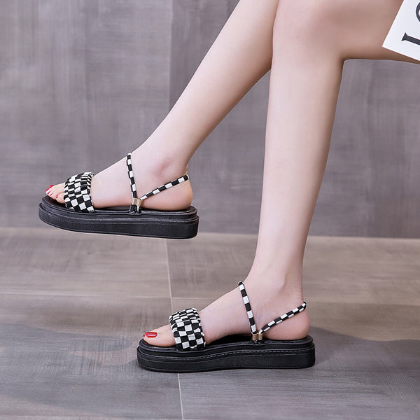 Karirane papuče s debelim potplatom - dvije boje za žene