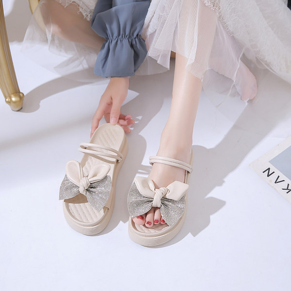 Γυναικείες παντόφλες με κορδέλα και διακοσμητικές πέτρες