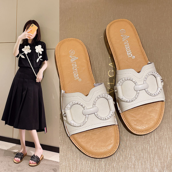 Ženske papuče od umjetne kože s ukrasnim kamenčićima