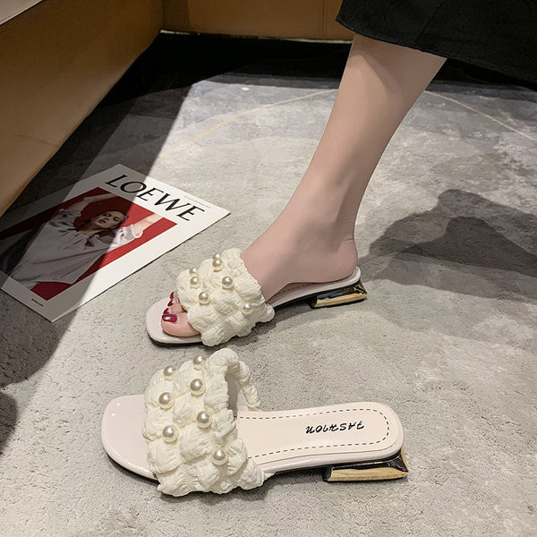 Ženske papuče s ukrasnim perlicama