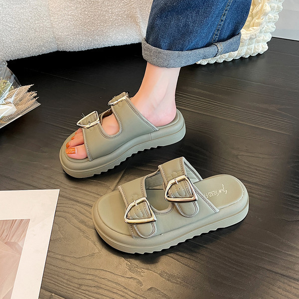 Ležerne papuče s kopčama