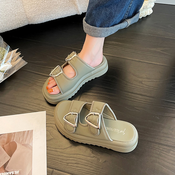 Ležerne papuče s kopčama