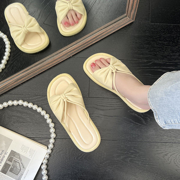 Γυναικείες casual παντόφλες με επίπεδη σόλα