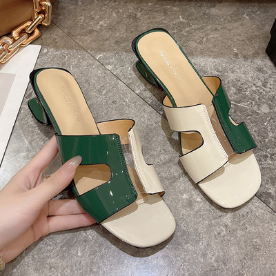 Ležerne papuče na nisku debelu petu