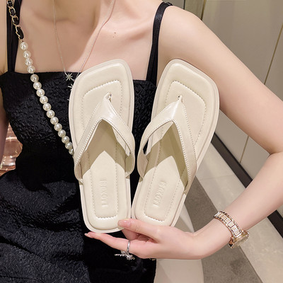 Γυναικείες τετράγωνες παντόφλες από οικολογικό δέρμα