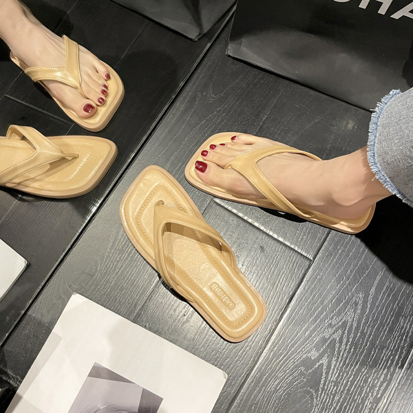 Γυναικείες τετράγωνες παντόφλες από οικολογικό δέρμα