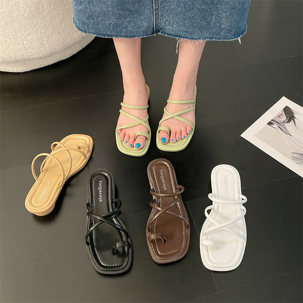 Novi model ženskih papuča sa remenčićima od eko kože