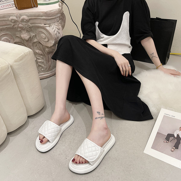 Γυναικείες καπιτονέ έκο δερμάτινες παντόφλες επίπεδη σόλα