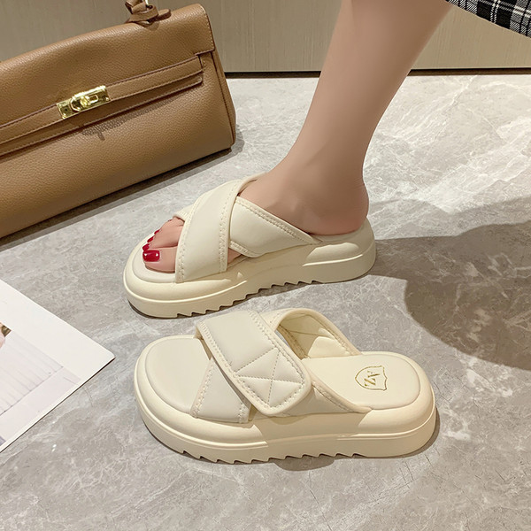 Ženske ležerne papuče s platformom s križnim remenima