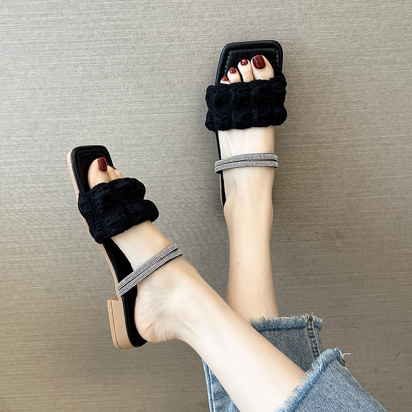 Moderne ženske papuče sa četvrtastom petom od 2,5 cm