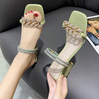 Μοντέρνες γυναικείες παντόφλες με τετράγωνο τακούνι 5cm