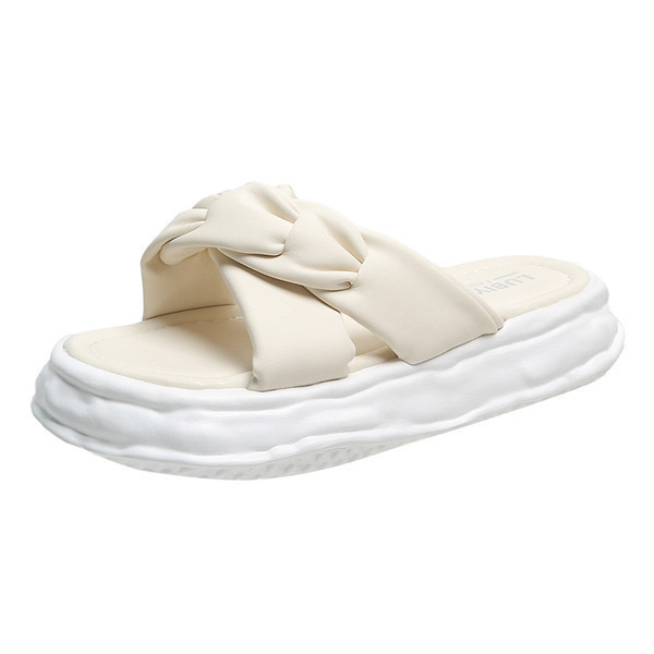 Γυναικείες παντόφλες από οικολογικό δέρμα με ψηλή σόλα 4,5 cm