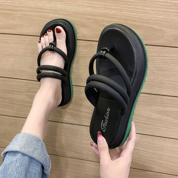 Ženske japanke s platformom i tankim naramenicama