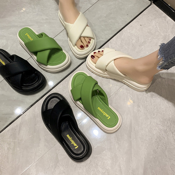 Casual ženske papuče od eko kože sa visokim đonom od 4,5 cm