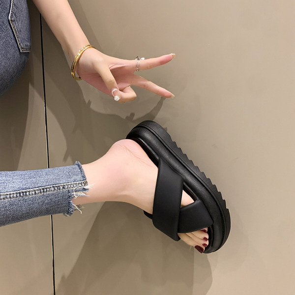 Casual ženske papuče od eko kože sa visokim đonom od 4,5 cm