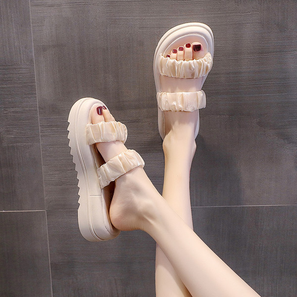 Ležerne papuče s nabranim naramenicama