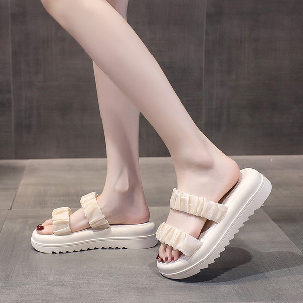 Ležerne papuče s nabranim naramenicama