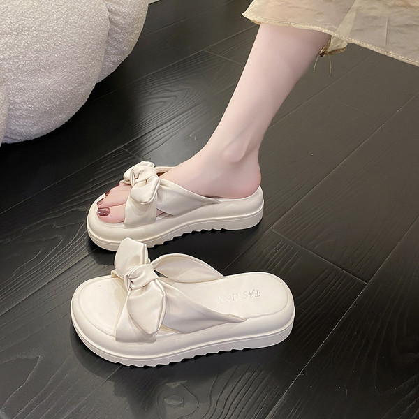 Γυναικείες casual παντόφλες με έκο δερμάτινο λουράκι