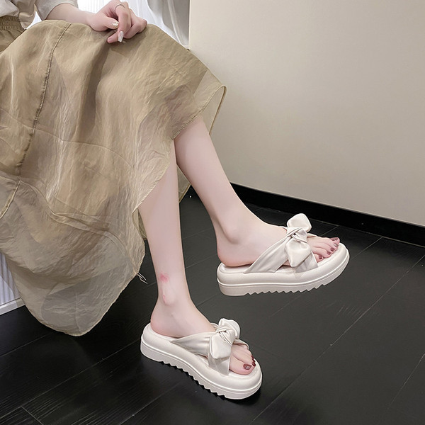 Γυναικείες casual παντόφλες με έκο δερμάτινο λουράκι