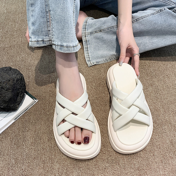 Παντόφλες νέο μοντέλο με ψηλή σόλα 4,5cm για γυναίκες