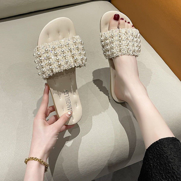 Ženske papuče s ukrasnim perlicama