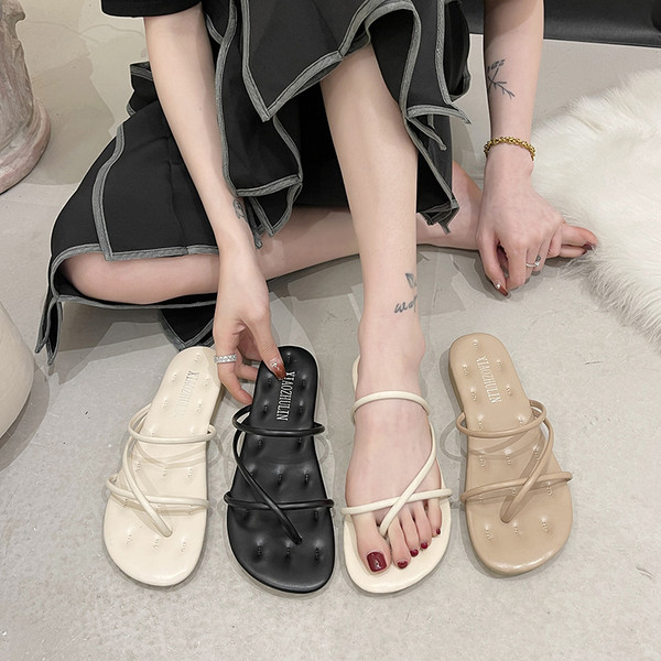 Νέο μοντέλο γυναικείες παντόφλες από τεχνητό δέρμα, κατάλληλες για την καθημερινότητα