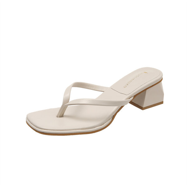 Čisti model papuča s tankim remenčićima preko prstiju i pete