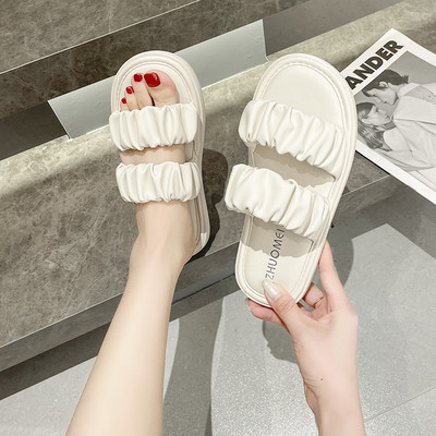 Γυναικείες έκο δερμάτινες παντόφλες με επίπεδη σόλα κατάλληλες για την καθημερινότητα