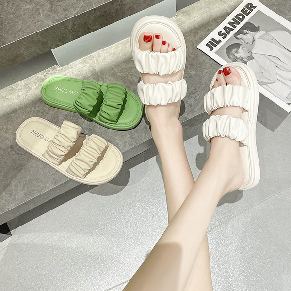 Γυναικείες έκο δερμάτινες παντόφλες με επίπεδη σόλα κατάλληλες για την καθημερινότητα