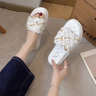 Γυναικείες casual παντόφλες με καπιτονέ εφέ