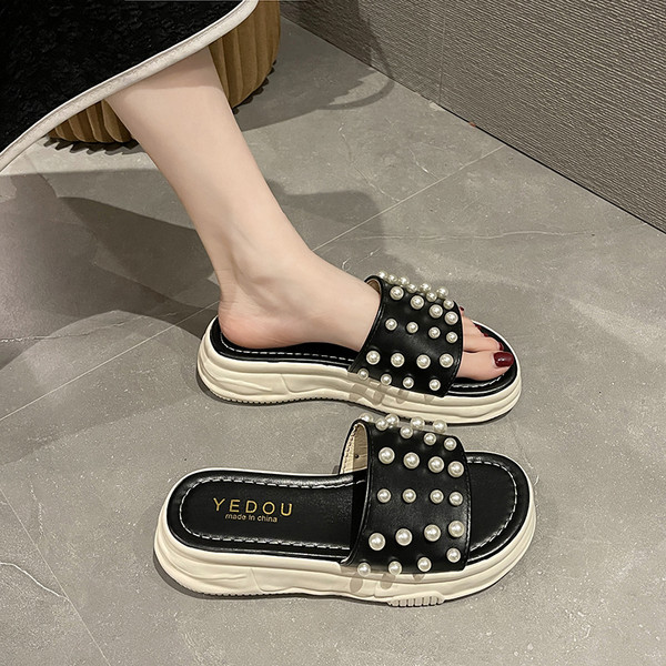 Ljetne ženske papuče od eko kože sa visokim đonom od 4 cm i perlicama