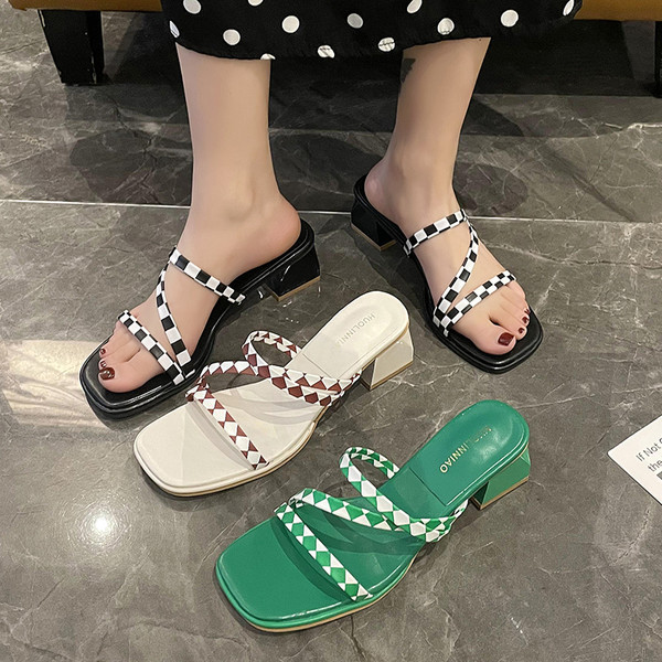 Γυναικείες παντόφλες με τακούνι 4,5cm