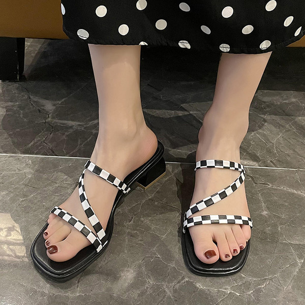 Γυναικείες παντόφλες με τακούνι 4,5cm