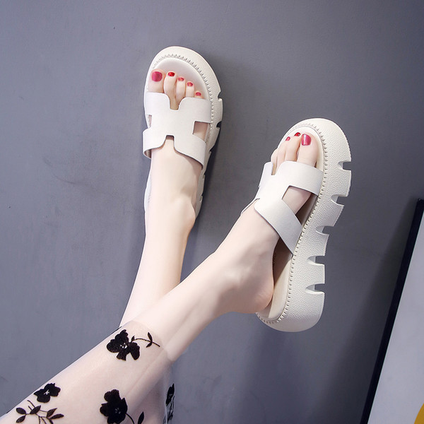 Elegantne ženske papuče od eko kože s grubim potplatom